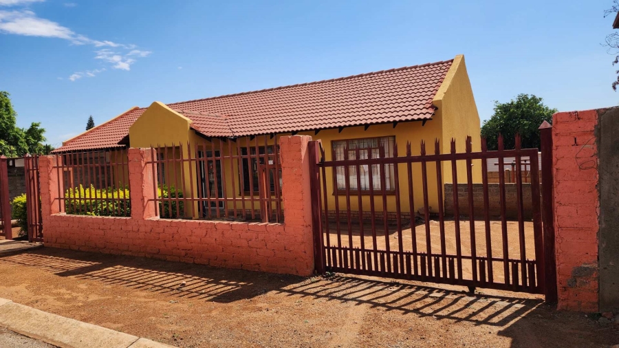 3 Bedroom Property for Sale in Rustenburg North West